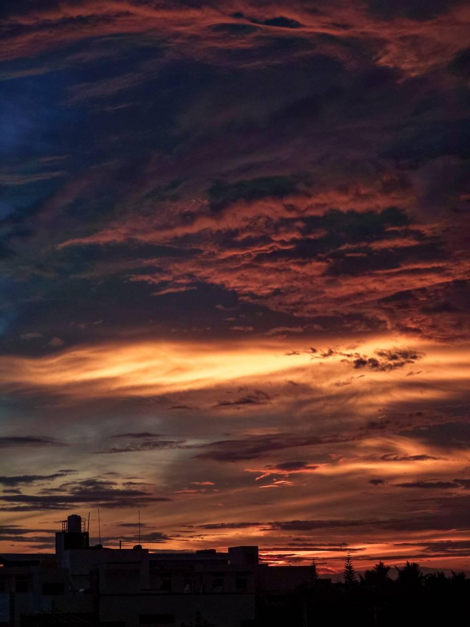 960x1280 Stormy Sky wallpaper