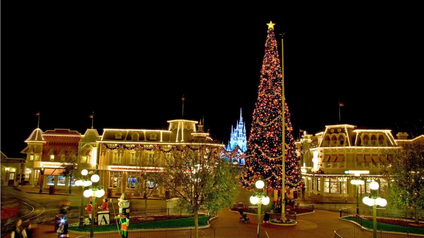 1366x768 Disney World Christmas Wallpaper Background image