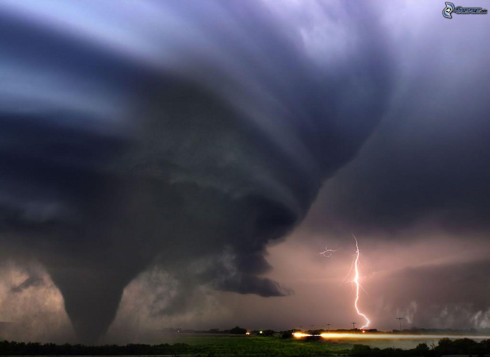 1600x1166 Tornado