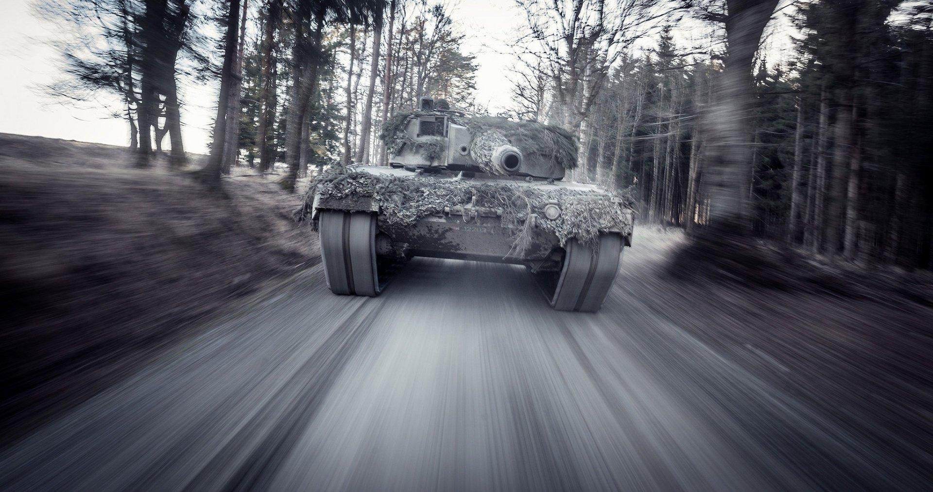 1920x1013 Leopard 2 Main Battle Tank Military Wallpaper