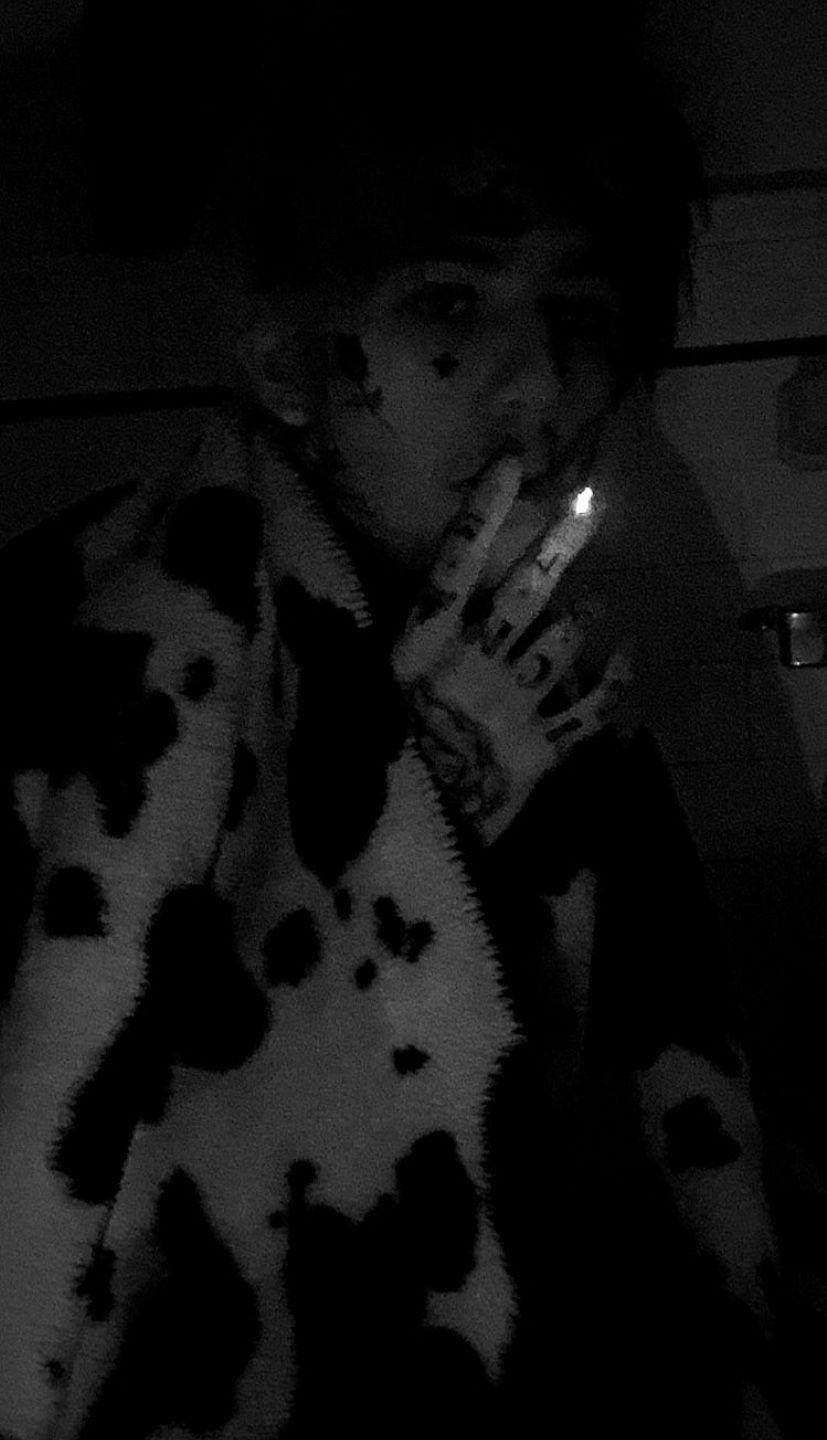827x1440 lil peep black & white. Lil peep beamerboy, Black and white aesthetic, Lil peep hellboy