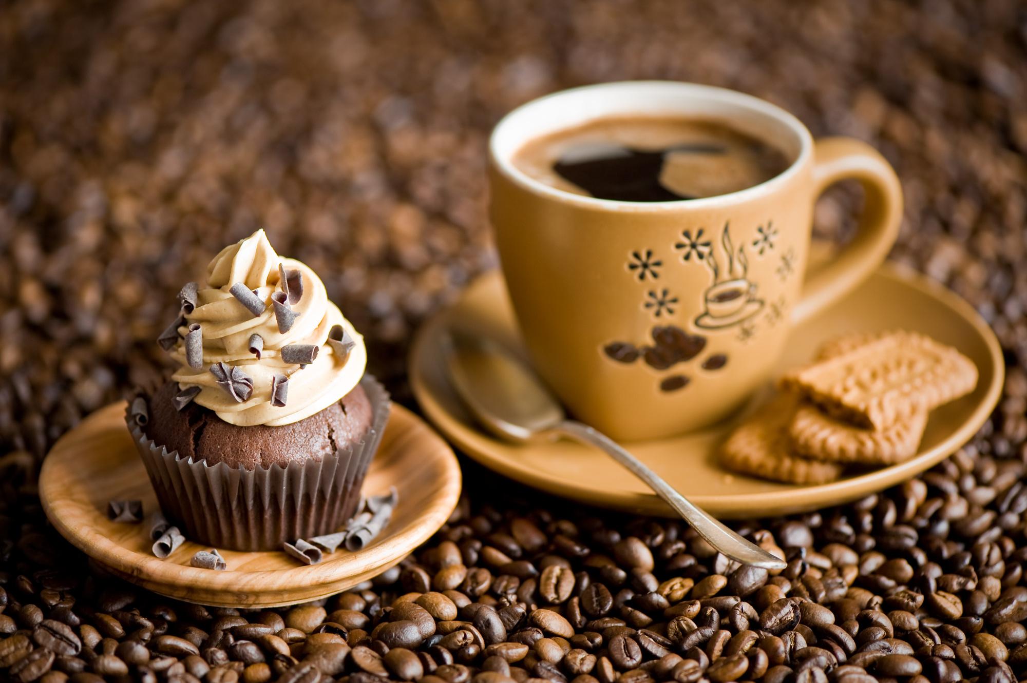 2000x1331 Muffin coffee beans cookies cup wallpaperx1331