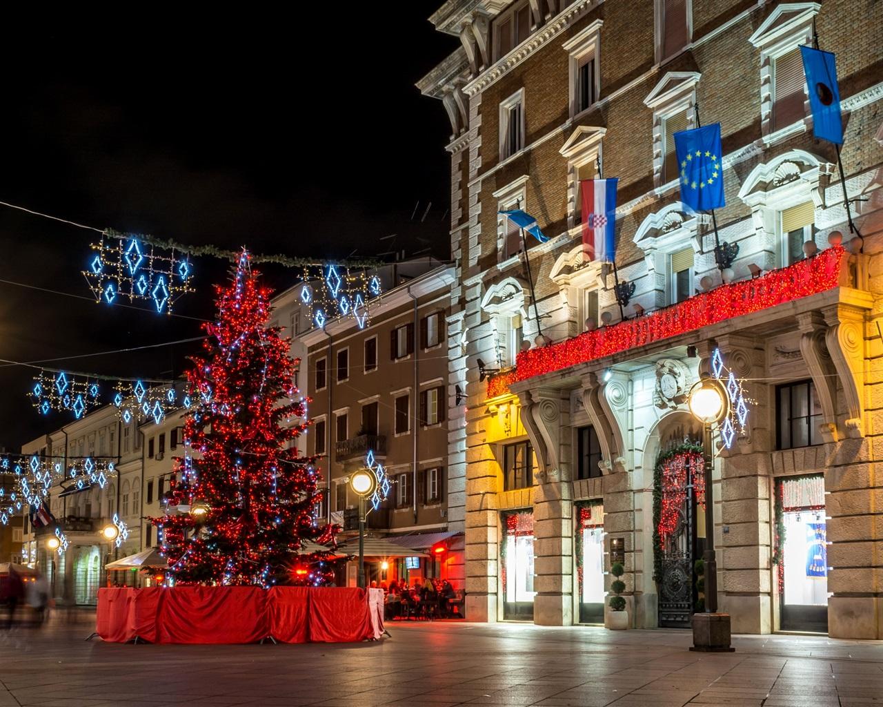 1280x1024 Wallpaper Croatia, Rijeka, New Year, lights, night, city 3840x2160 UHD 4K Picture, Image