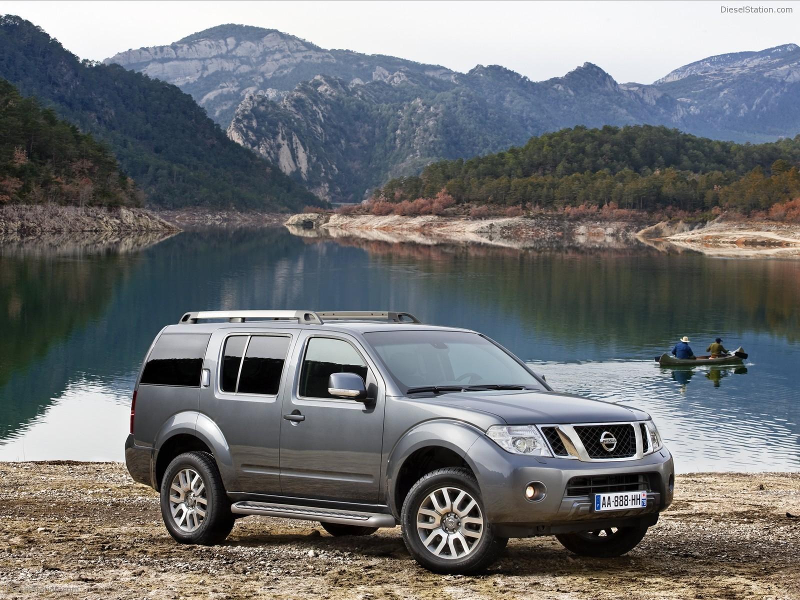 1600x1200 Nissan Pathfinder Wallpaper