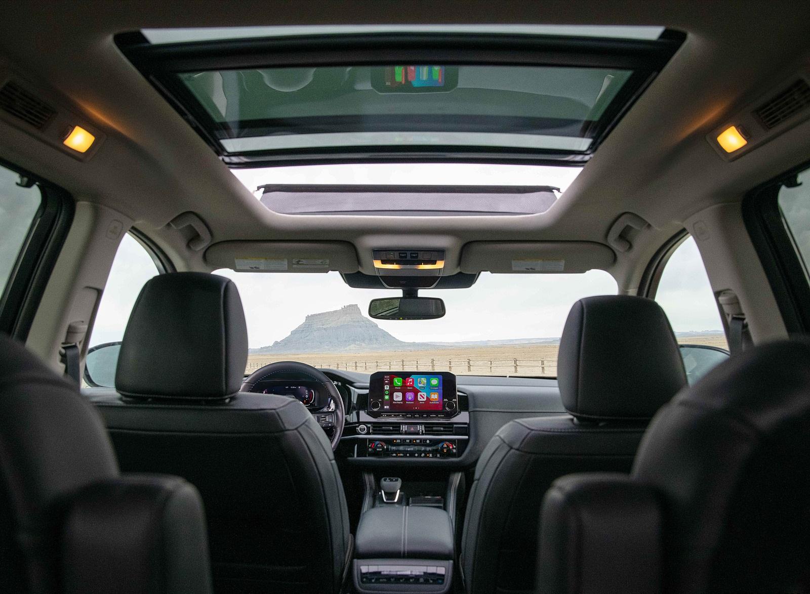 1600x1174 Nissan Pathfinder Interior Wallpaper (44)