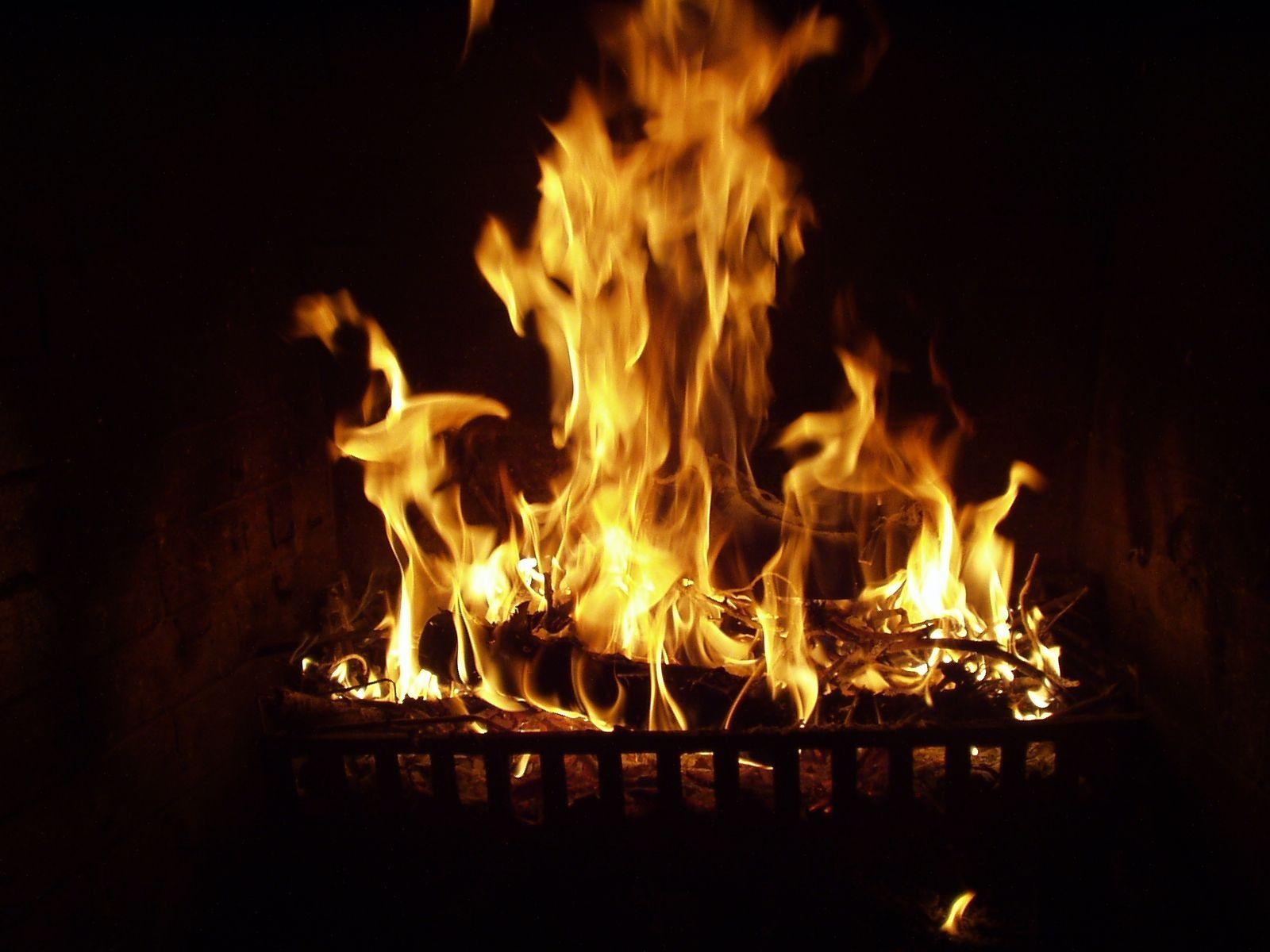 1600x1200 Fire Desktop Wallpaper