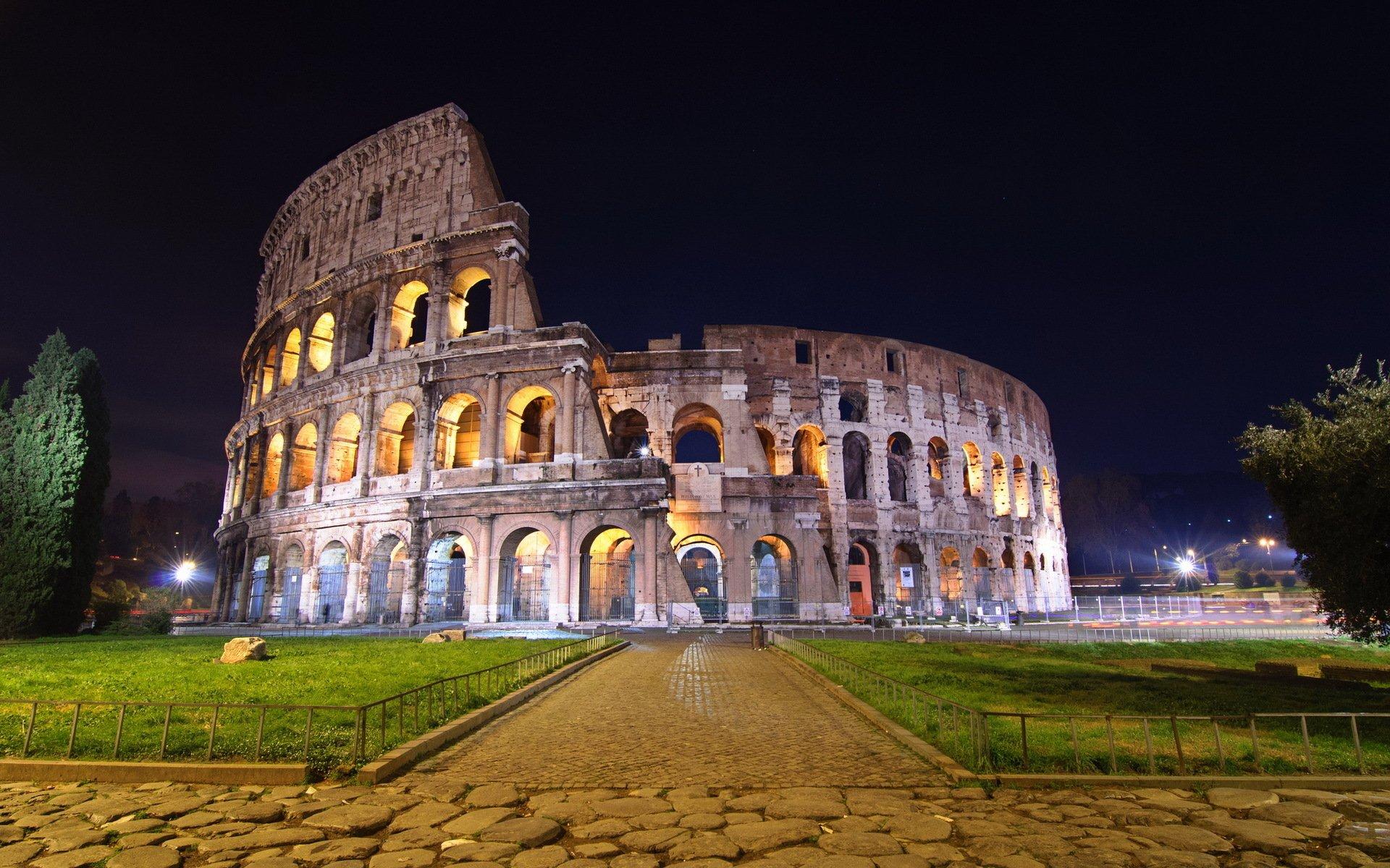1920x1200 HD Wallpaper of Rome's Iconic Colosseum