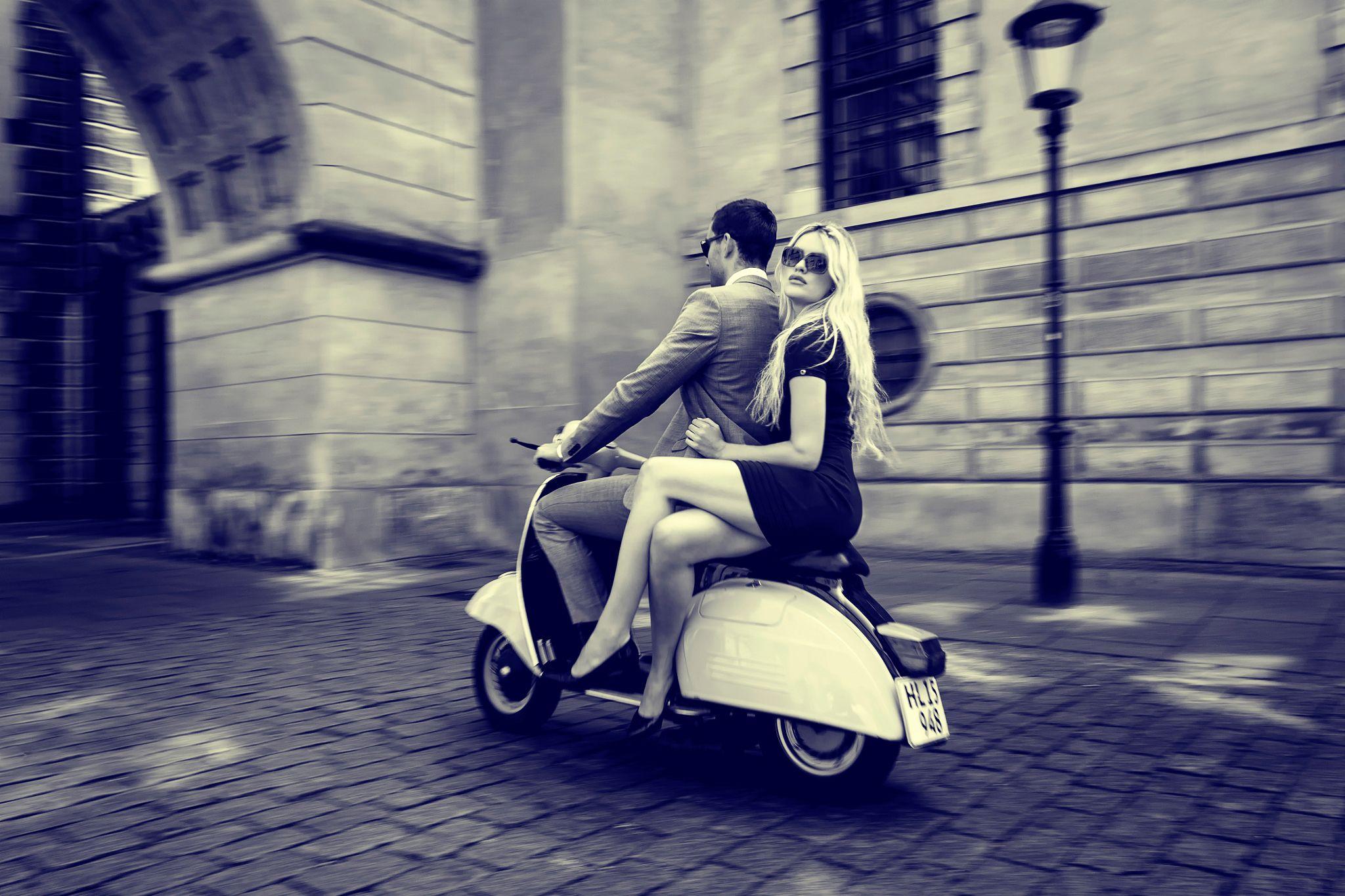 2048x1365 Vespa Vintage Wallpaper HD
