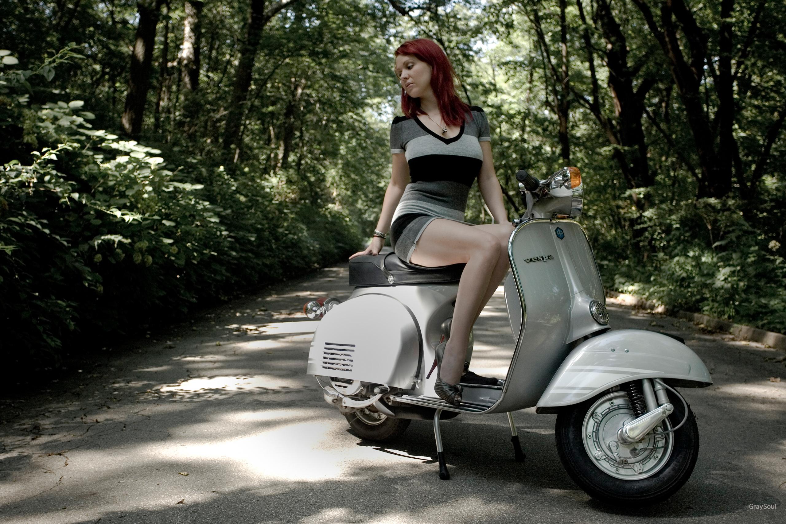 2560x1707 Vespa Desktop