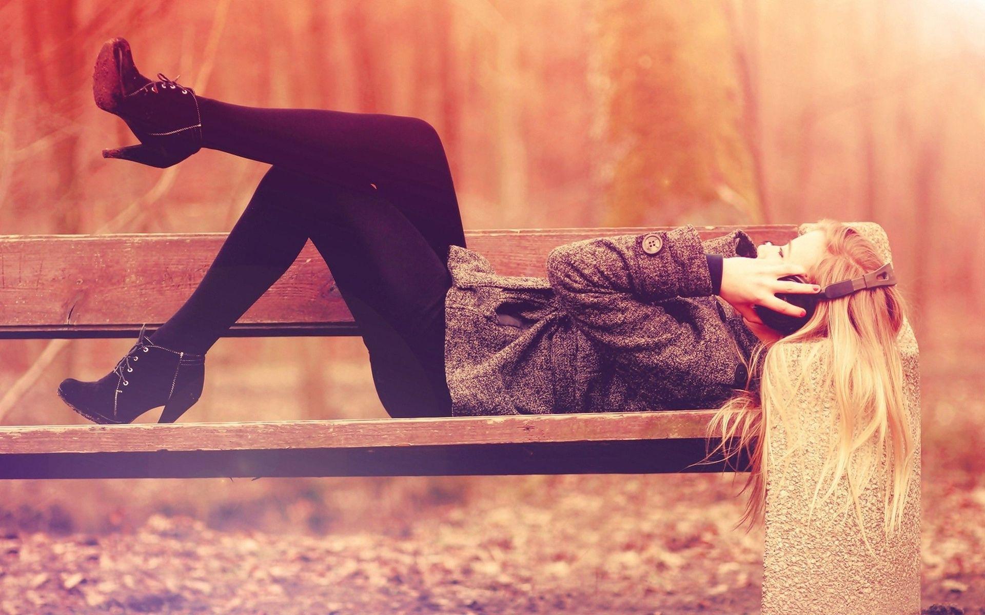 1920x1200 girl listening to music wallpaper