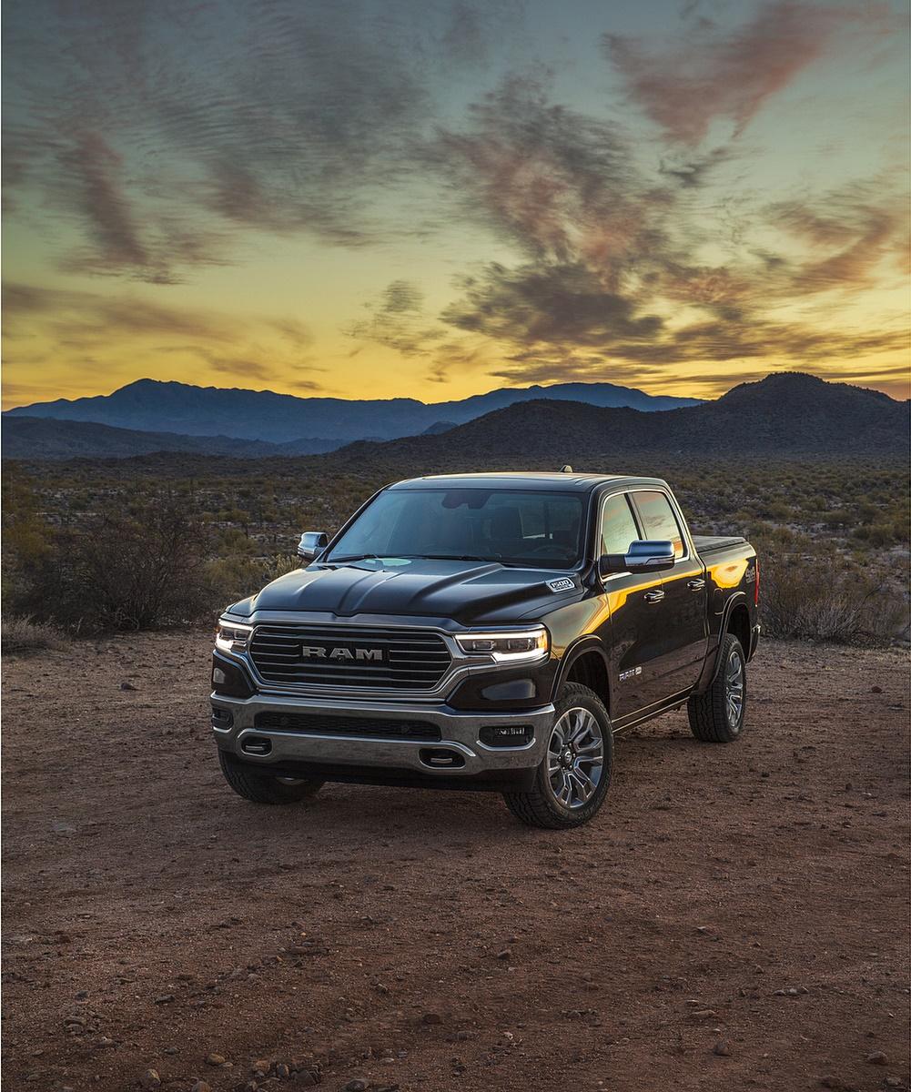 1001x1200 Ram 1500 Wallpaper