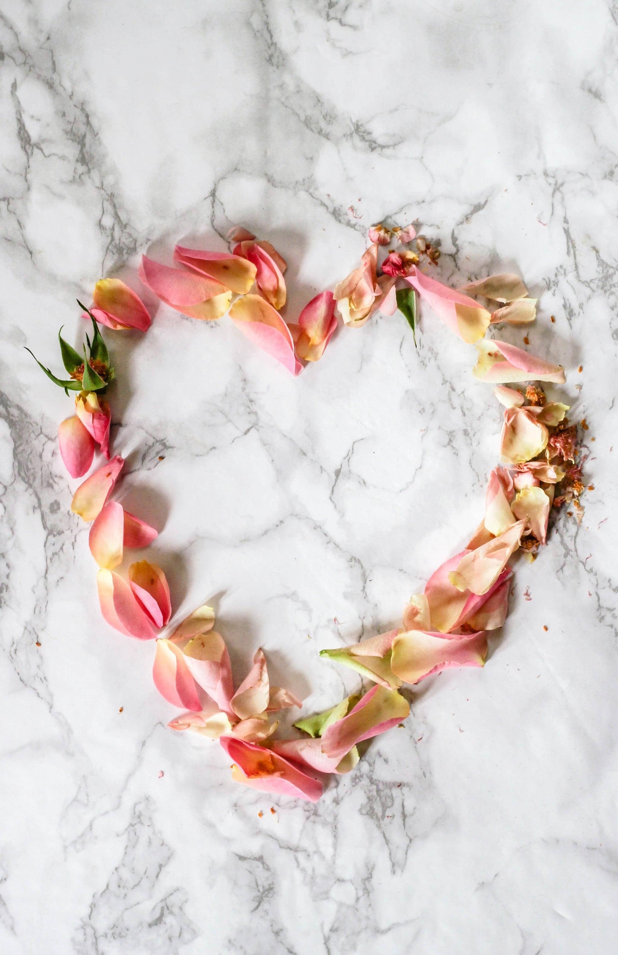 2048x3164 Valentine's Day Wallpaper For Your Home Screen Aesthetic