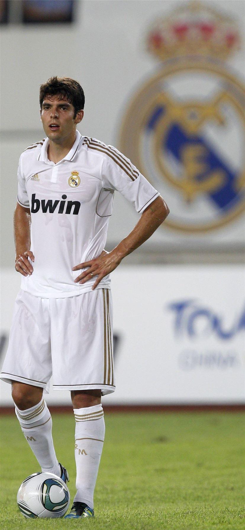 828x1792 Kaka HD iPhone 11 Wallpaper Free Download
