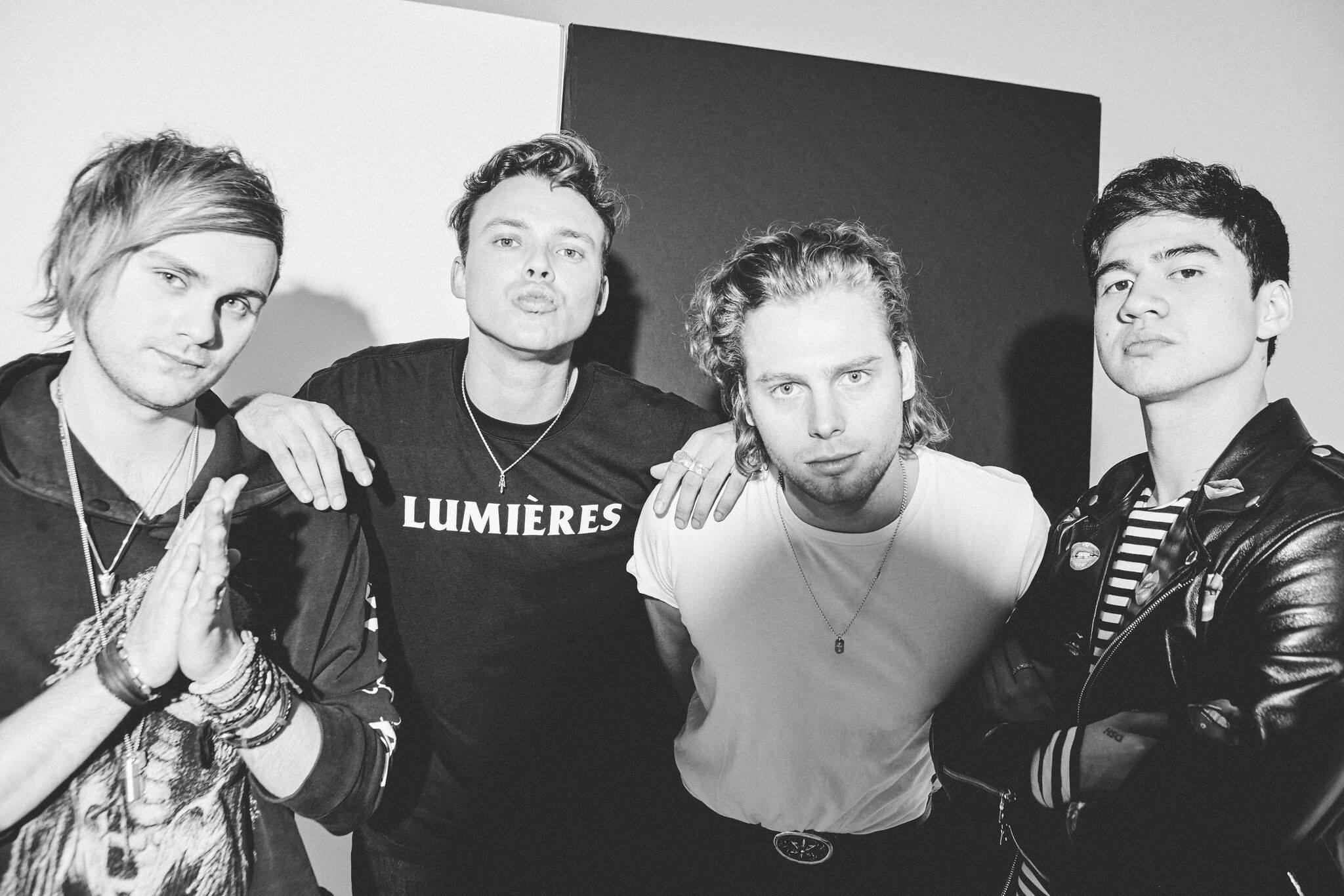 2048x1366 Seconds Of Summer Easier Wallpaper
