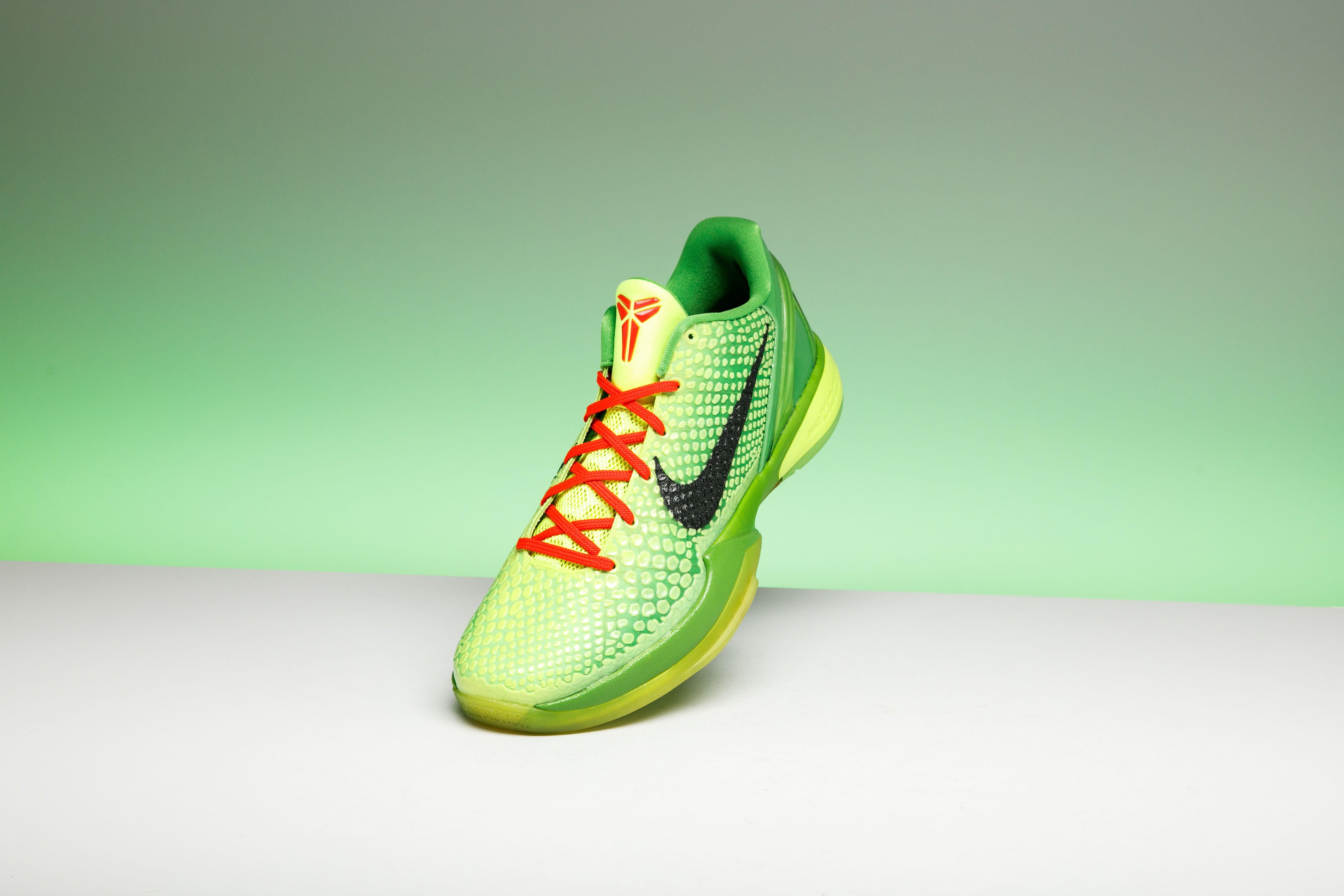 6190x4127 Nike Zoom Kobe 6 Grinch 701. Kobe, Kobe bryant signature, Nike zoom kobe