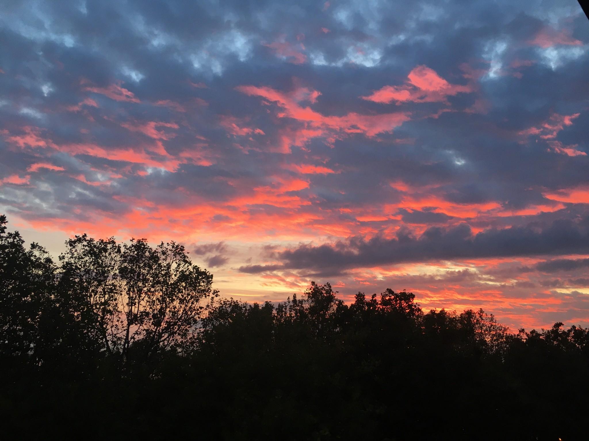 Red Aesthetic Clouds Wallpapers Top Free Red Aesthetic Clouds