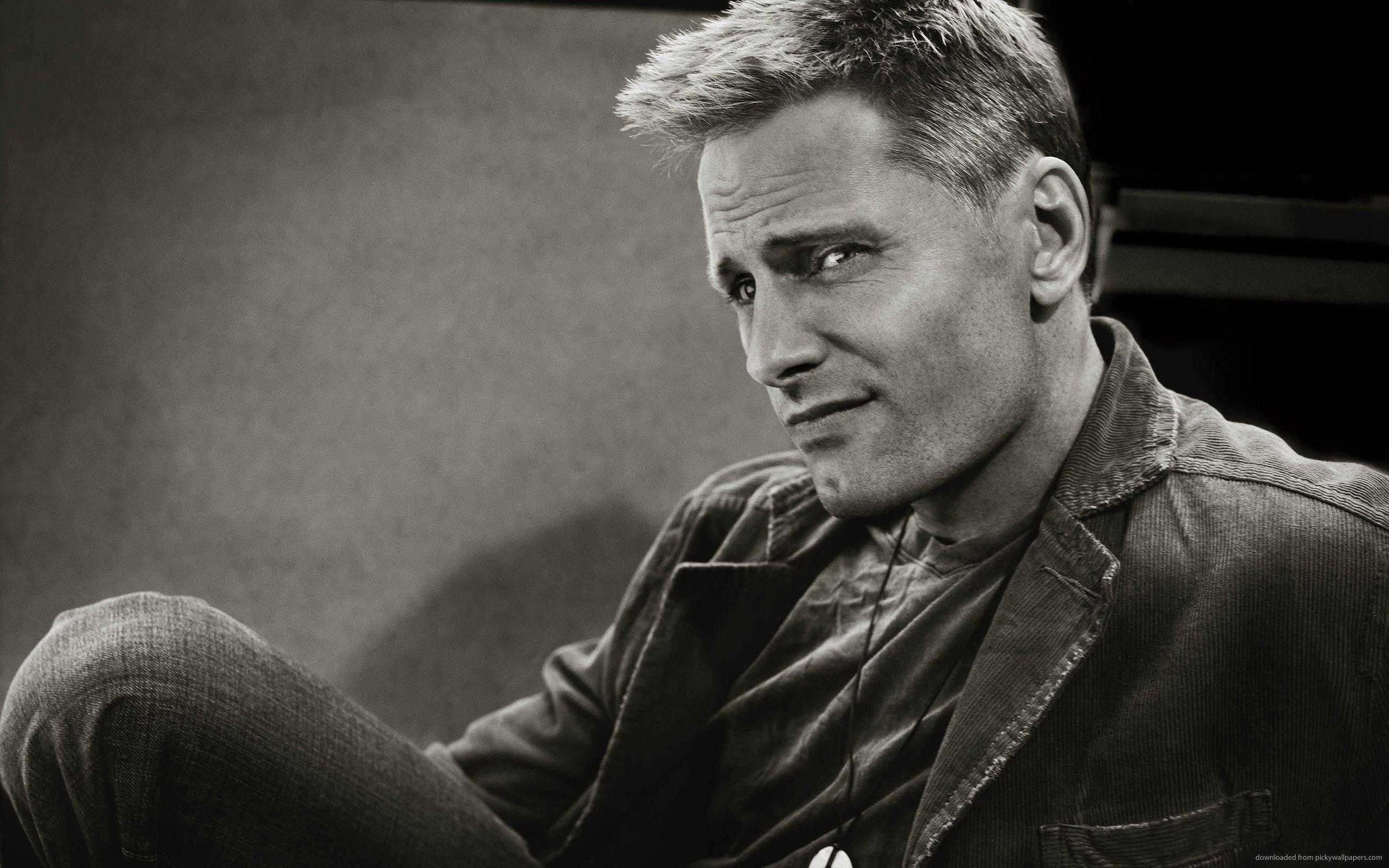 2560x1600 Viggo Mortensen Wallpaper