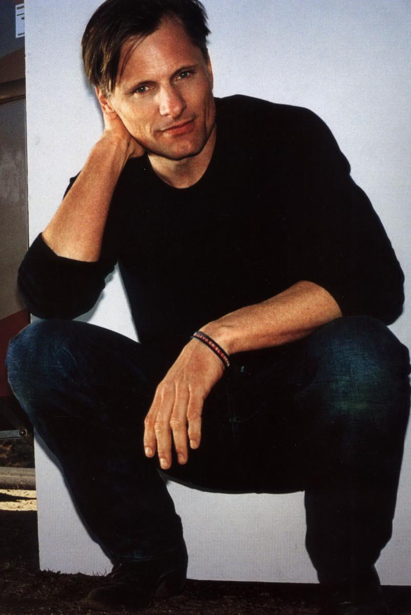 802x1200 Viggo Mortensen wallpaper