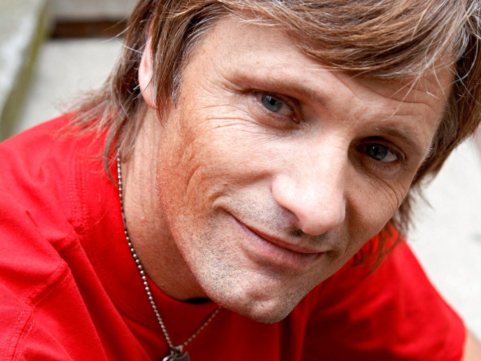 1600x1200 Viggo Mortensen Wallpaper Photo 58042 1600x1200px