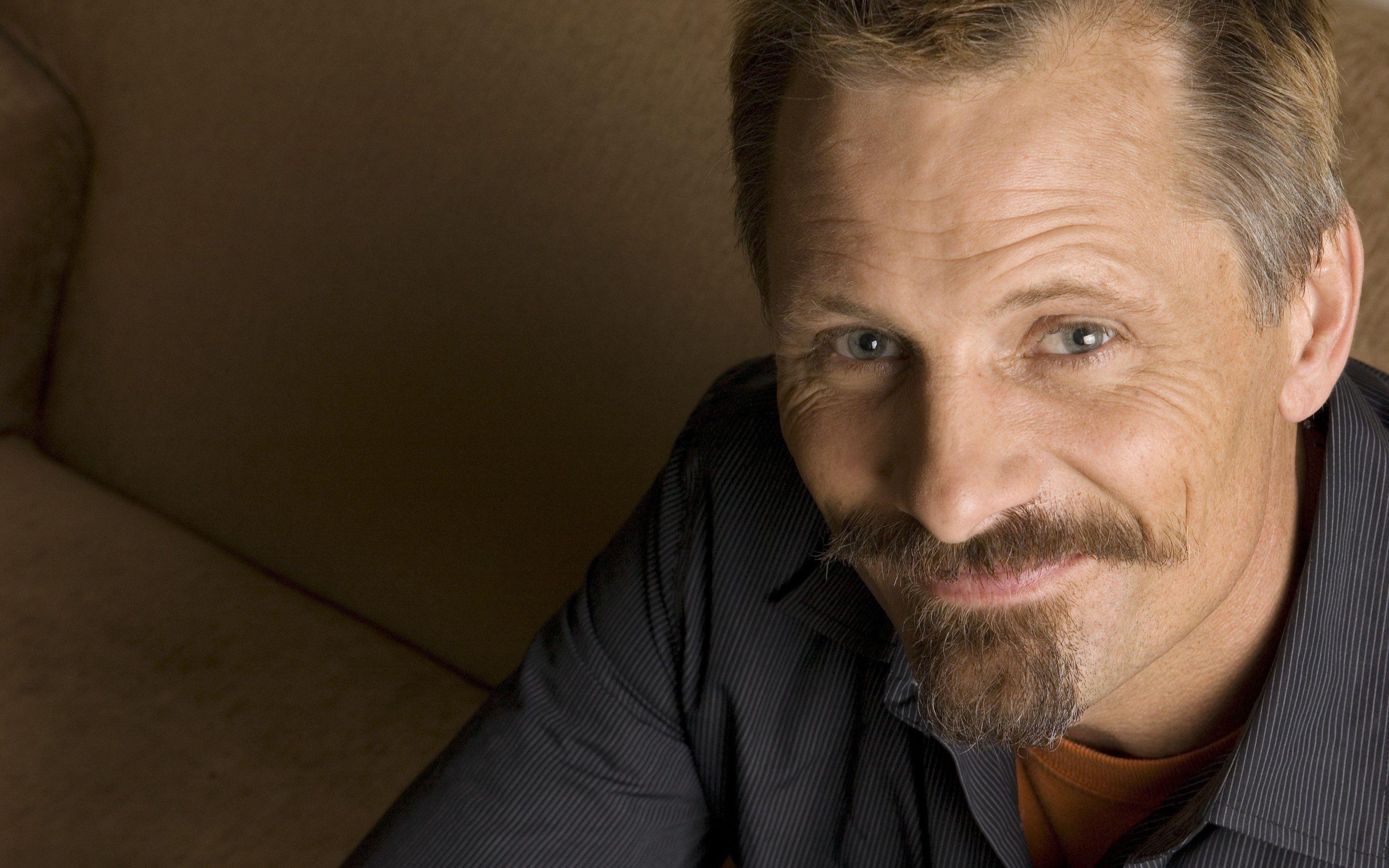 3840x2400 Viggo Mortensen Wallpaper