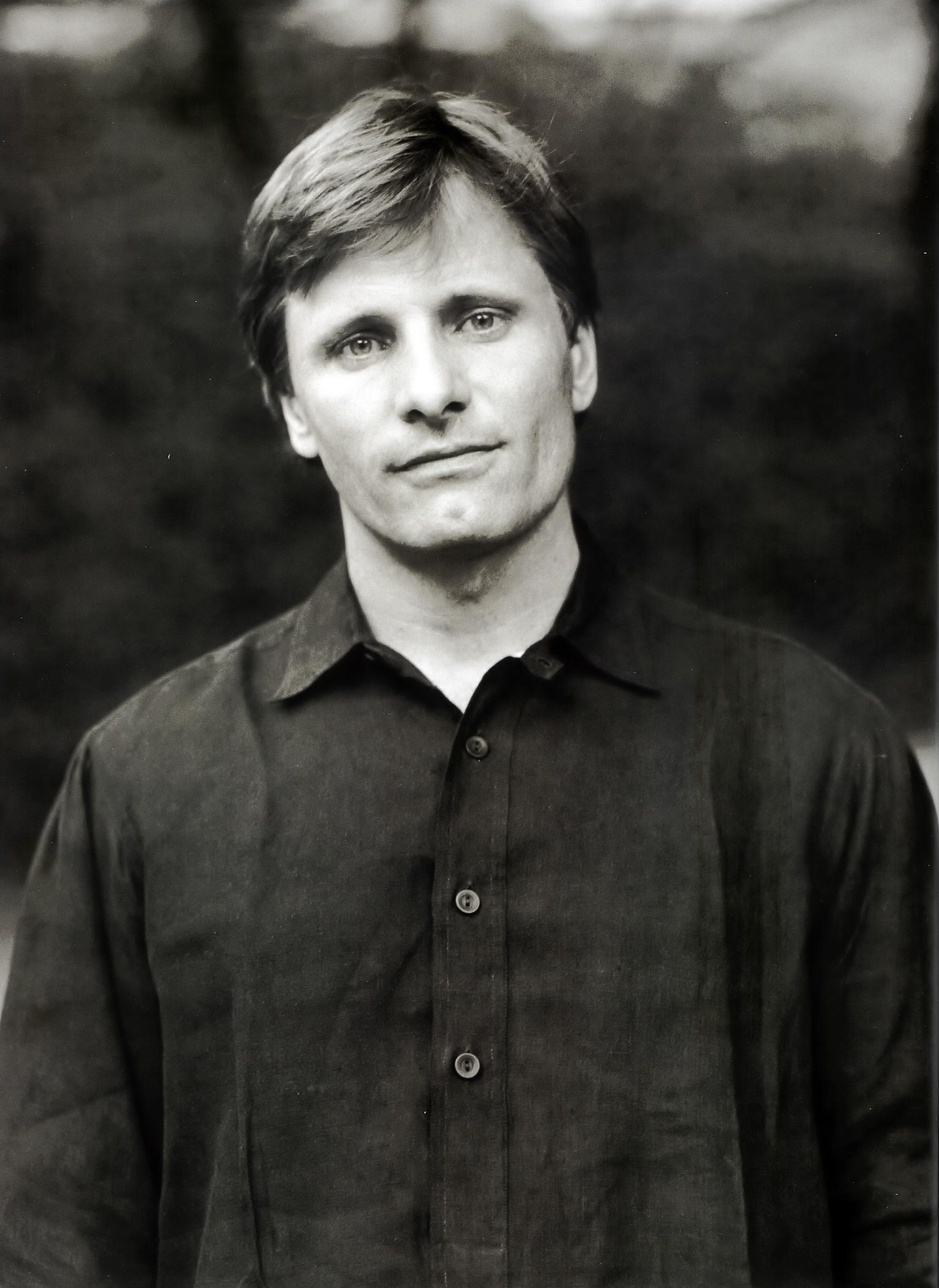 1530x2098 men viggo mortensen actors 1530x2098 wallpaper