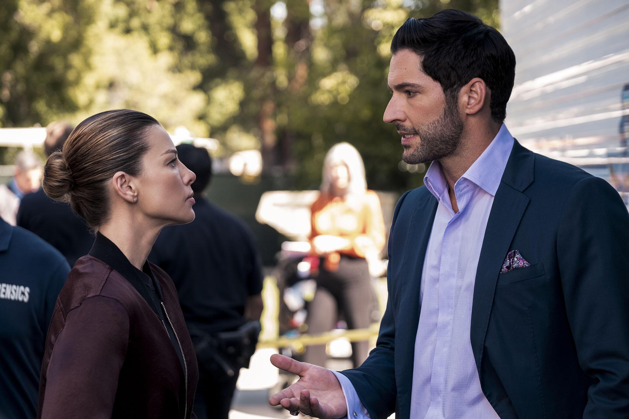 2070x1380 Lucifer's Tom Ellis and Lauren German Look Back on Deckerstar's 'Precious' Romance