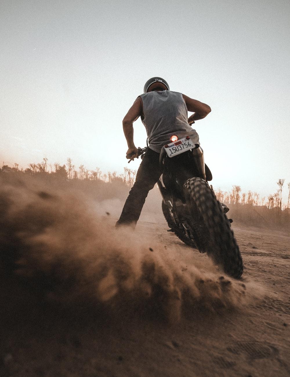1000x1300 Dirt Bike Wallpaper: Free HD Download [HQ]