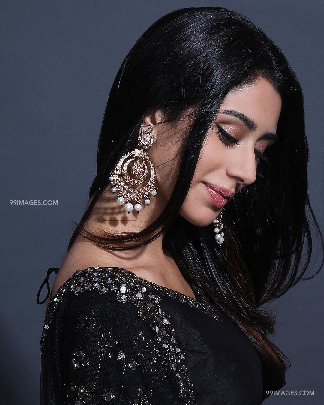 1080x1350 Warina Hussain Latest Hot HD Photo / Wallpaper (1080p) (Instagram / Facebook) (1080x1350) (2021)