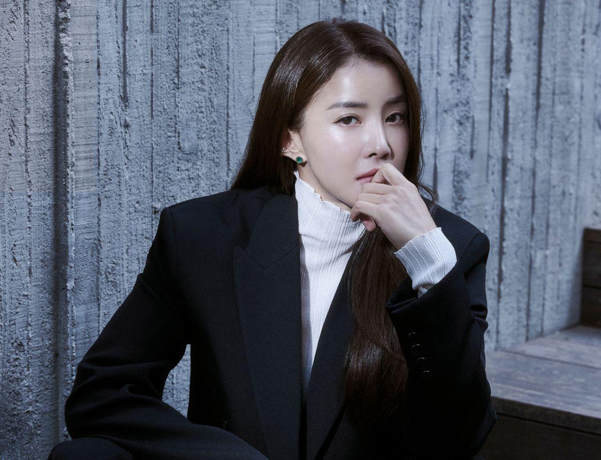 1240x950 Sweet Home' Tough Gal Lee Si Young Gets Comical On TikTok