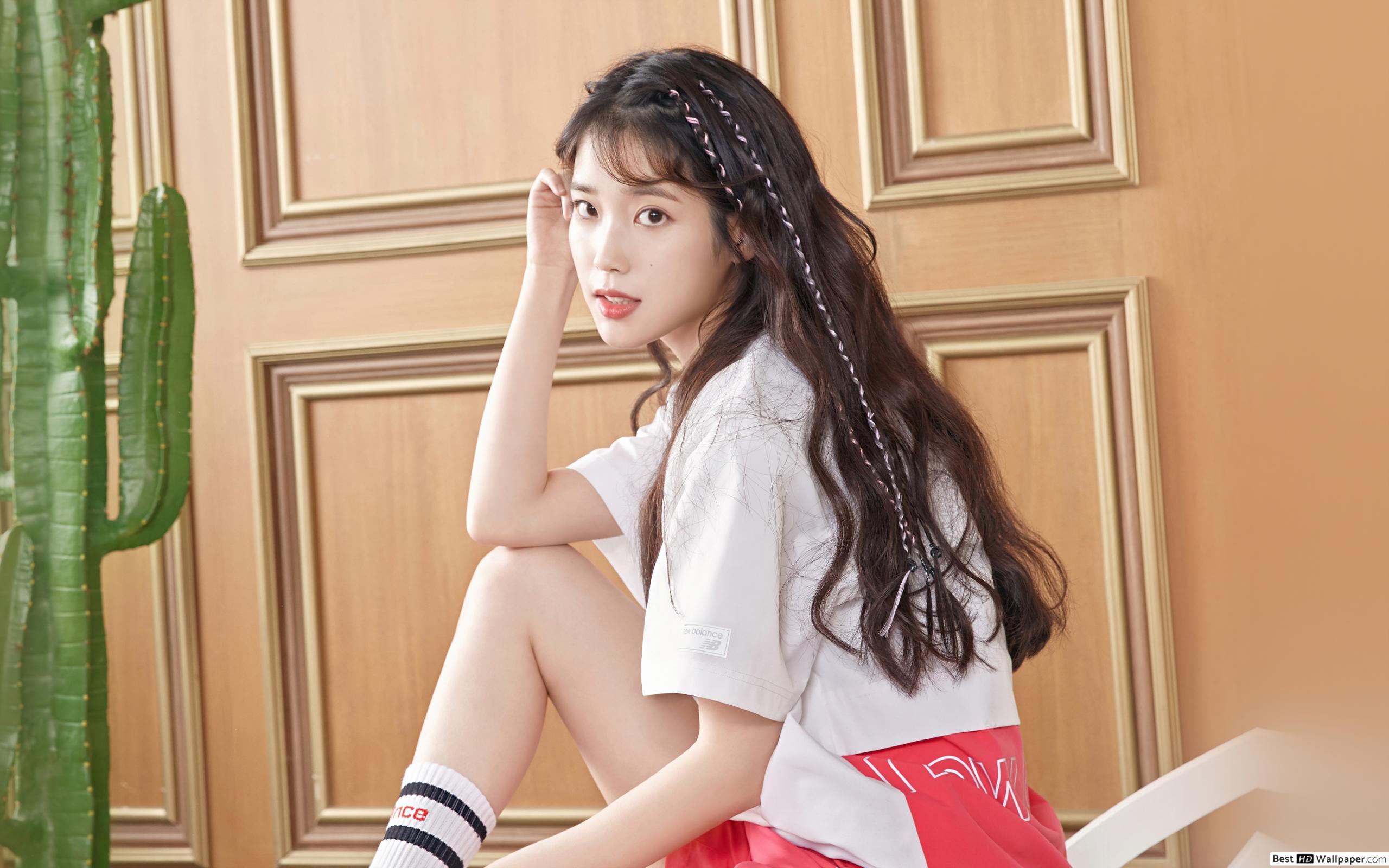 2560x1600 Cute Korean Celeb IU (Lee Ji Eun) HD Wallpaper Download