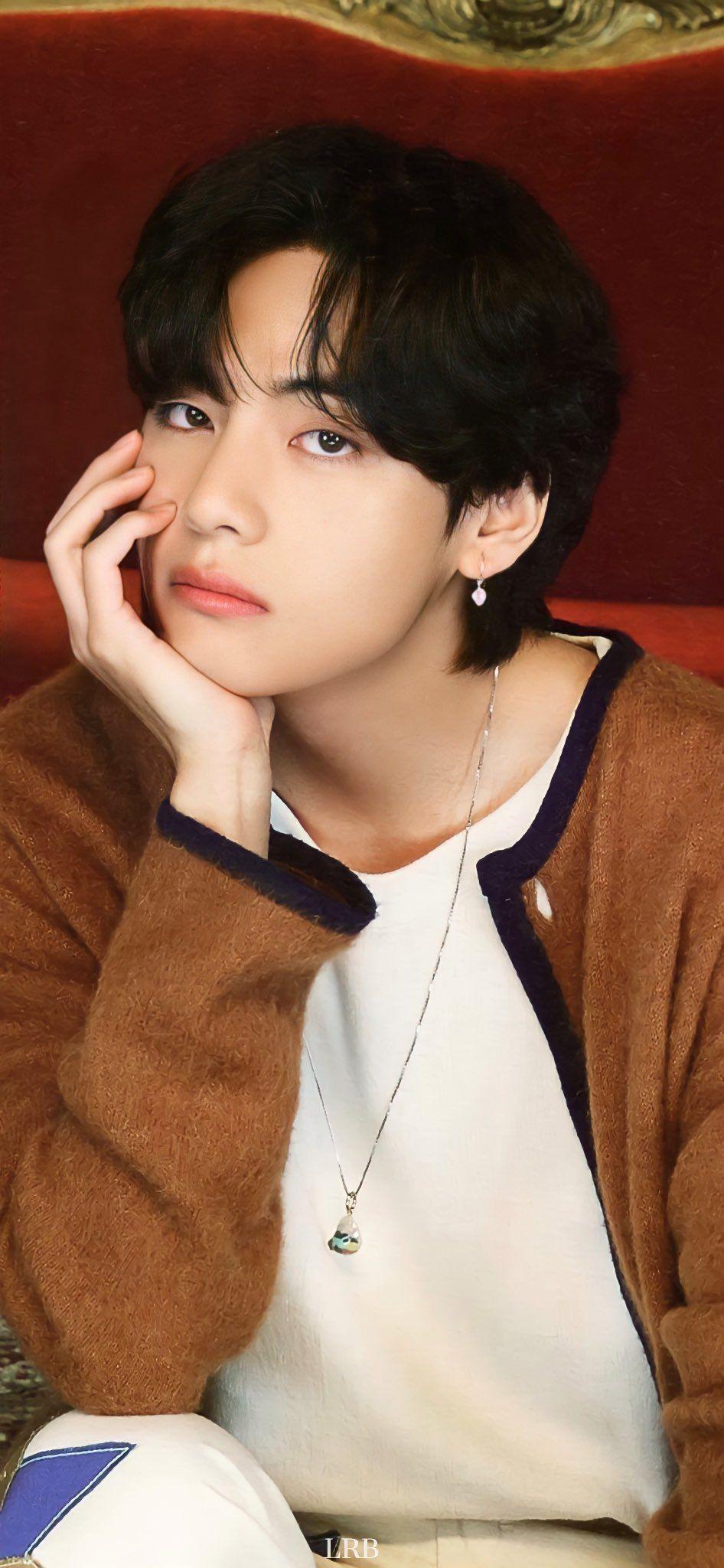 946x2048 BTS