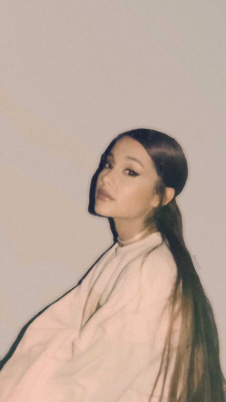 720x1280 Ariana Grande Wallpaper Free HD Wallpaper