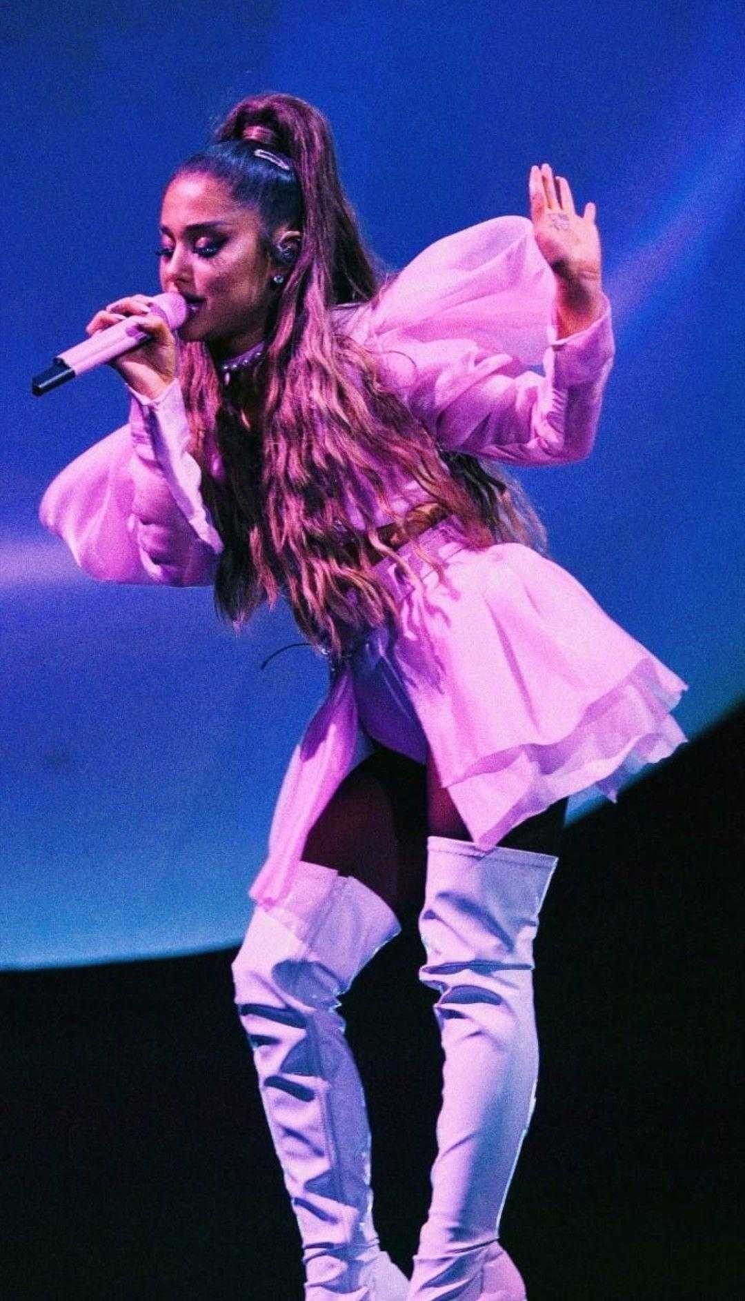1080x1886 Ariana Grande Wallpaper