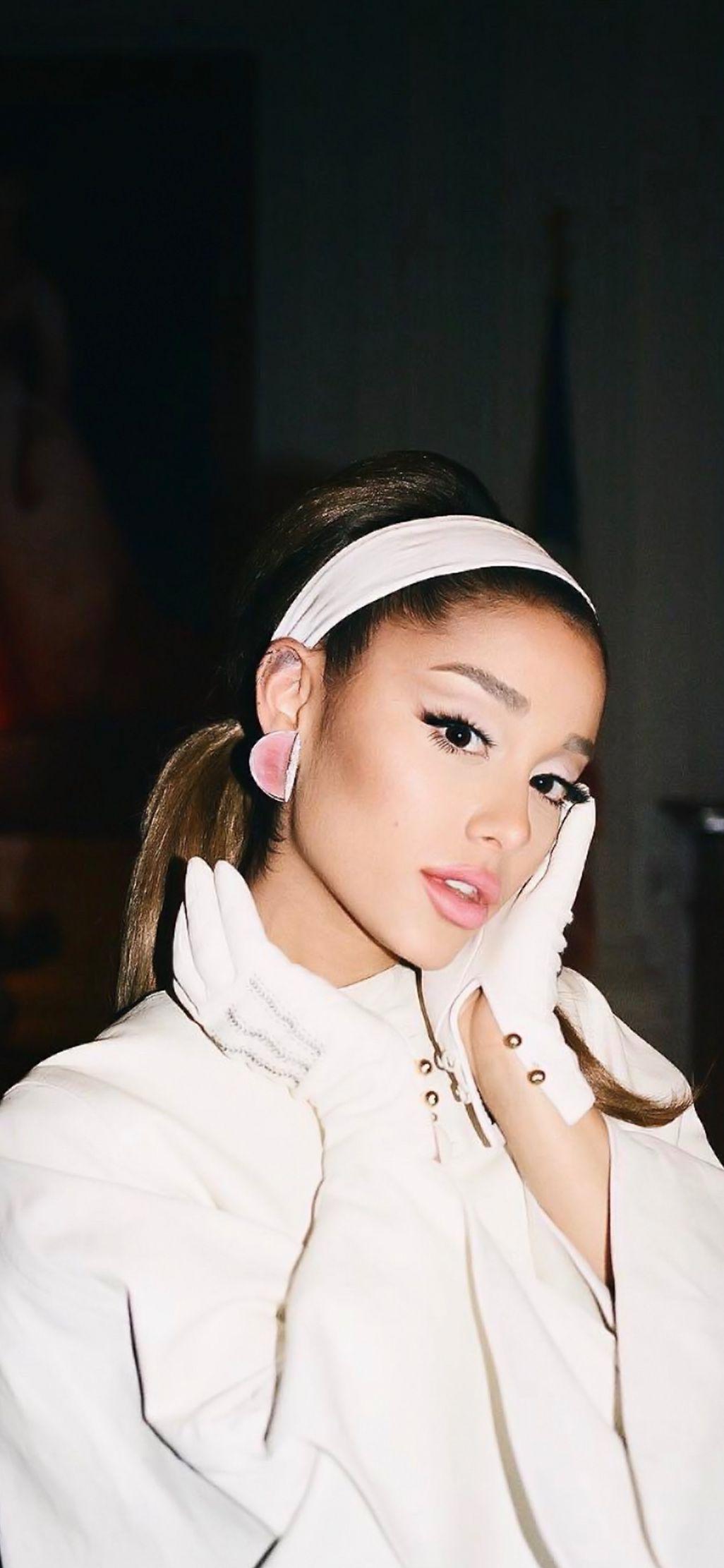 1026x2222 Ariana Perfect ☾