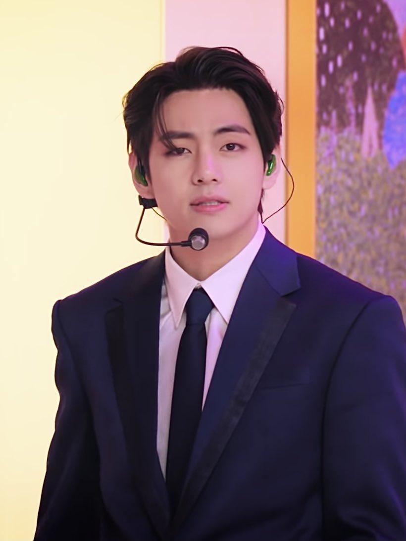 820x1093 bức ảnh taehyung