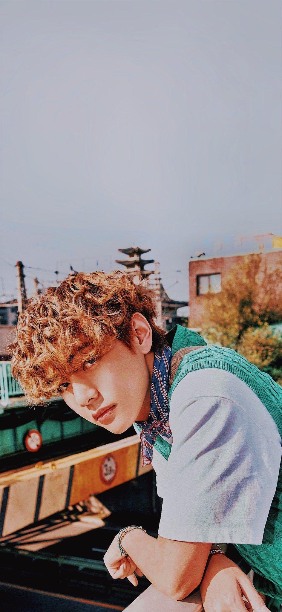 944x2048 V / Kim Taehyung / Tae ý tưởng vào năm 2021. kim taehyung, taehyung, kim