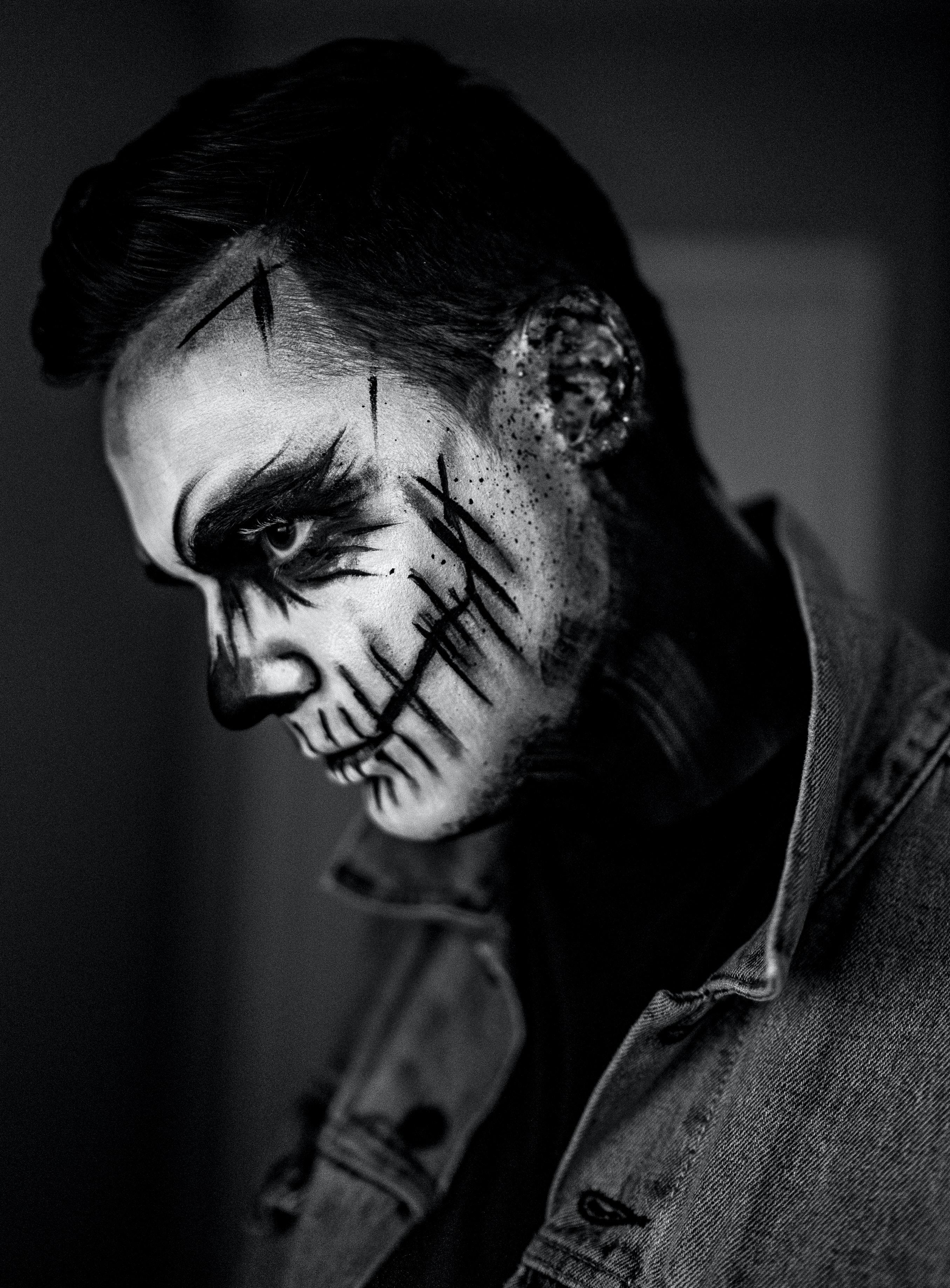 2712x3676 Black And White Face Paint HD Wallpaper