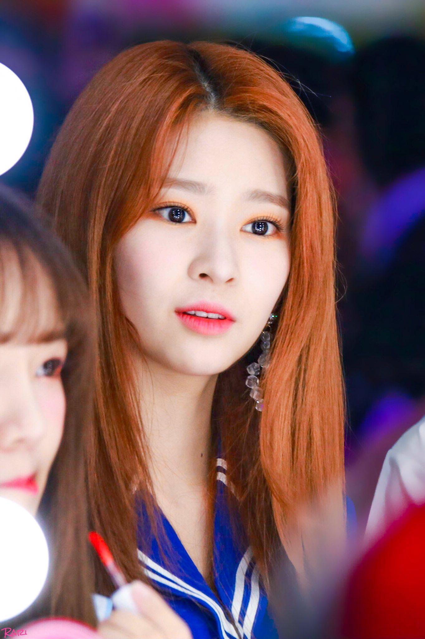 1364x2048 Izone Kim Chaewon Wallpaper Band Corner