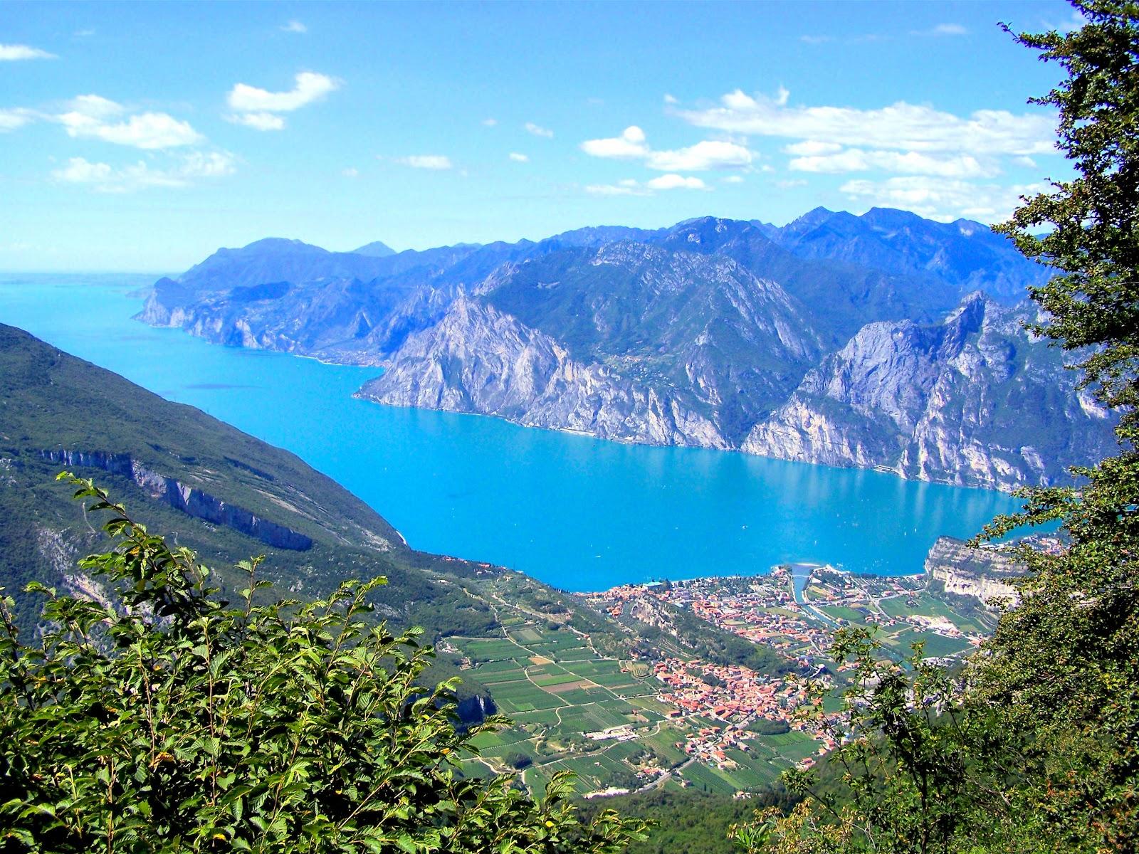 1600x1200 Lake garda italy wallpaperx1200