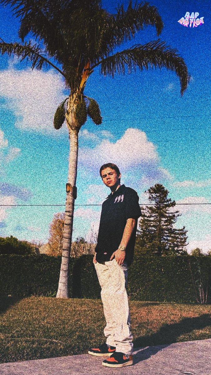 675x1200 rapartist wallpaper drop : 1x machine gun kelly 1x freeze corleone 1x the kid laroi 1x kaash paige