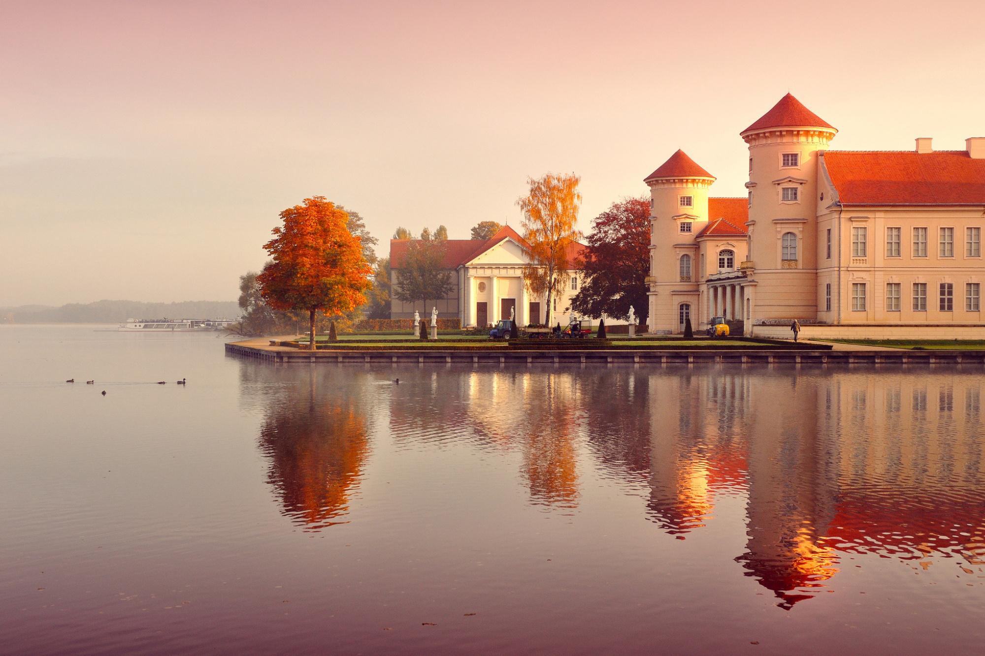 2000x1333 Autumn In Germany Wallpaper