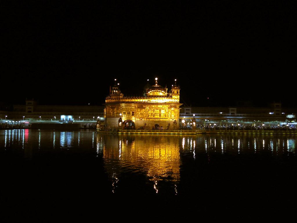 1024x768 Harmandir Sahib. Golden Temple at night. Ke$h $$