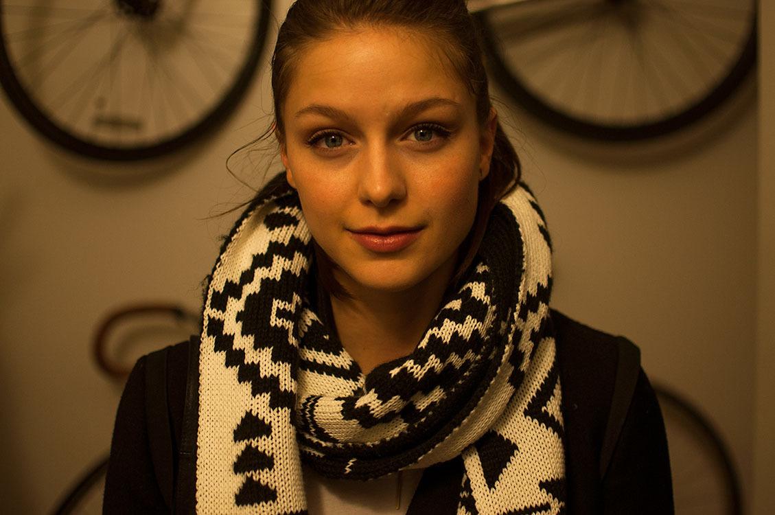 1129x750 Melissa Benoist Background