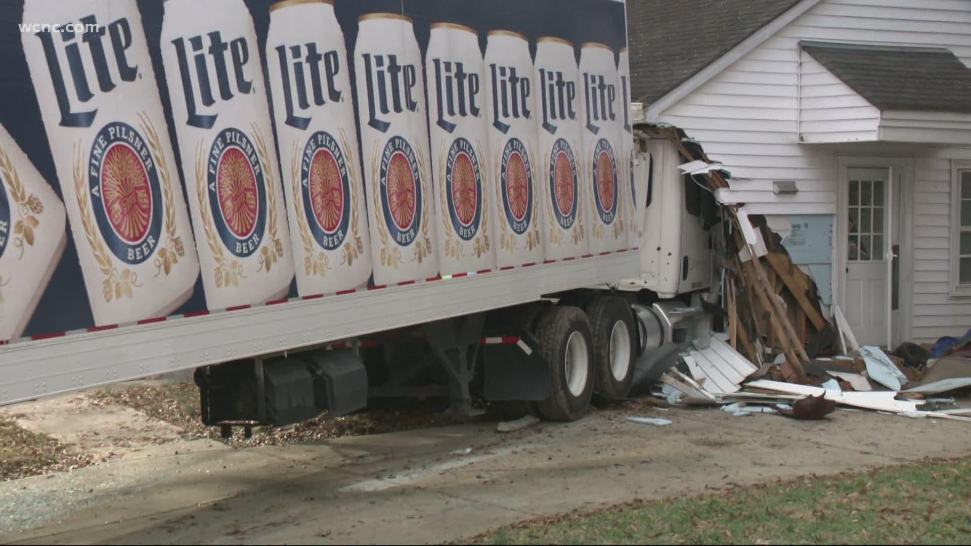 1920x1080 Miller beer truck crashes into a house