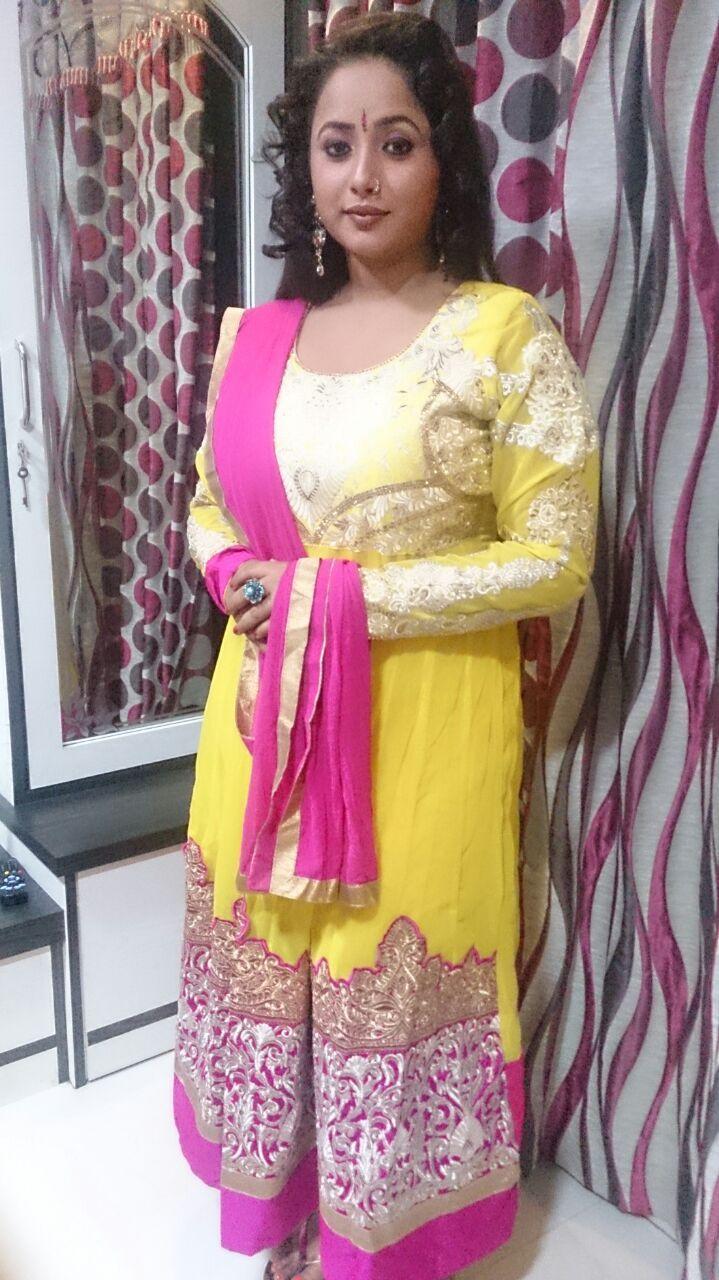 719x1280 Rani Chatterjee Wallpaper HD Wallpaper