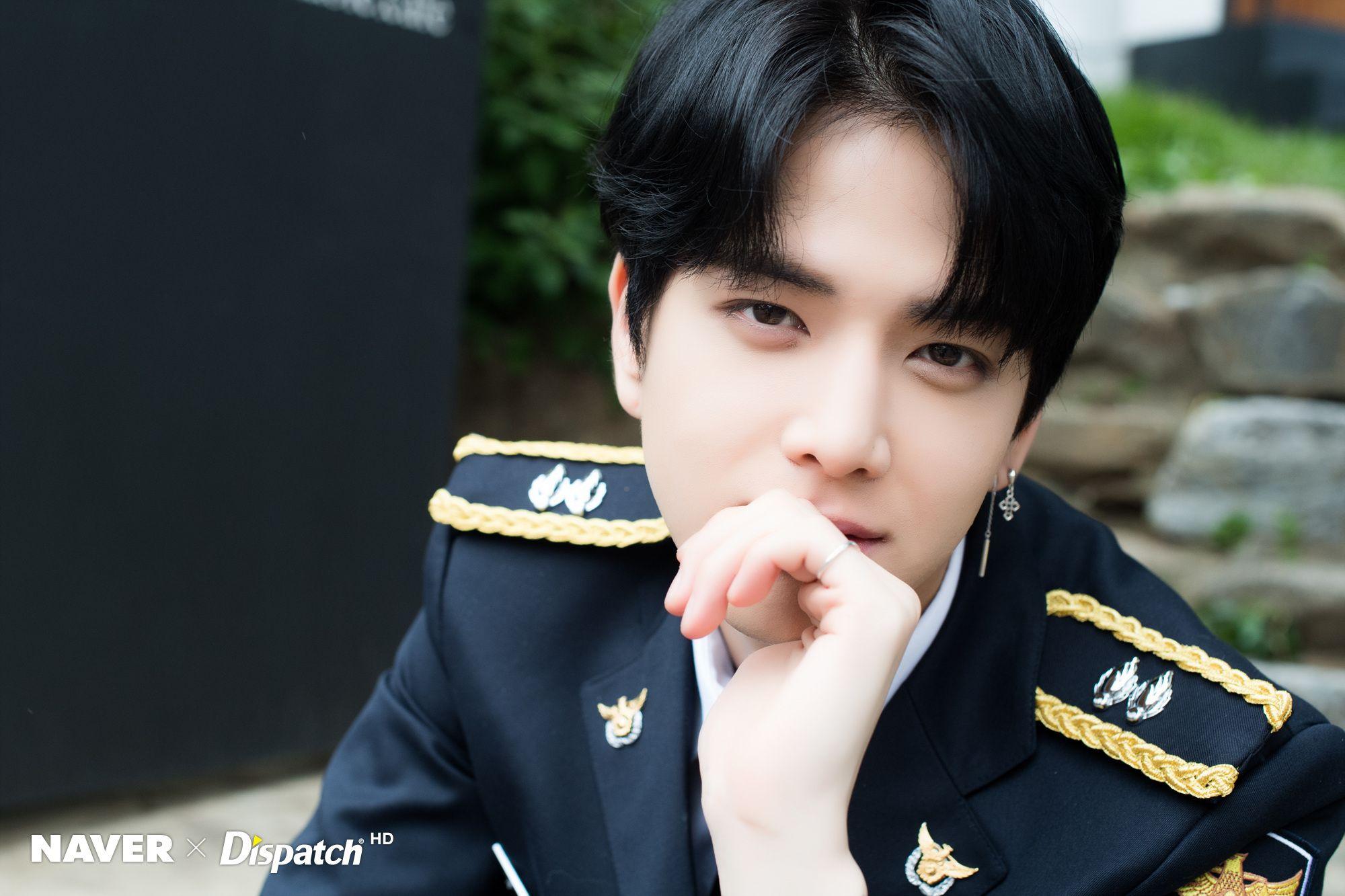 2000x1333 Younghoon Right Here promotion photohoot by Naver x Dispatch Boyz Photo