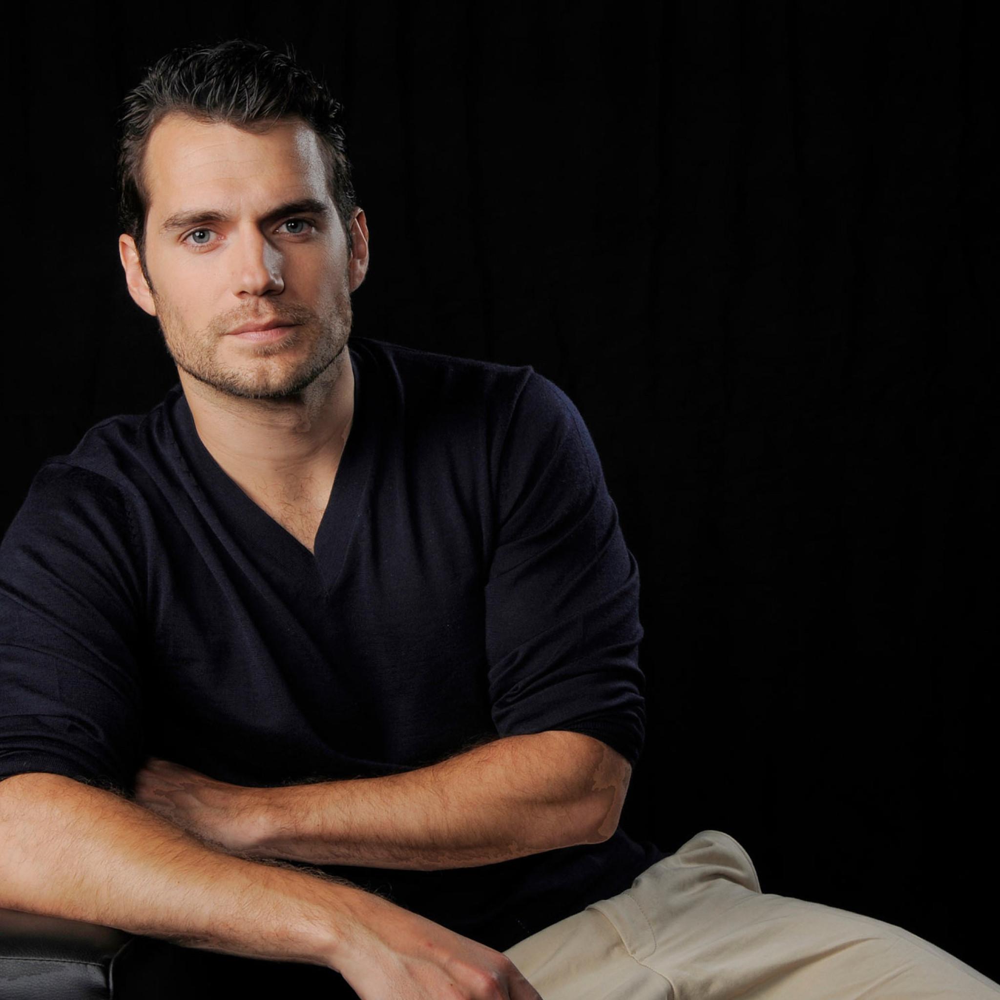 2048x2048 Henry Cavill Black T Shirt Image IPad Air Wallpaper, HD Celebrities 4K Wallpaper, Image, Photo And Background