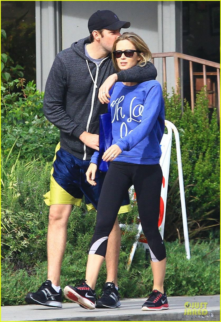 837x1222 Emily Blunt & John Krasinski: Lemonade Kissing Couple!: Photo 2776130. Emily Blunt, John Krasinski Picture