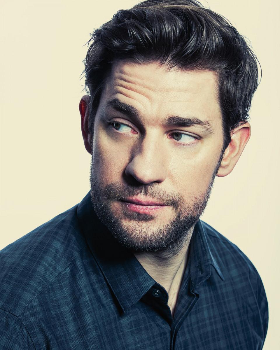 960x1200 John Krasinski wallpaper