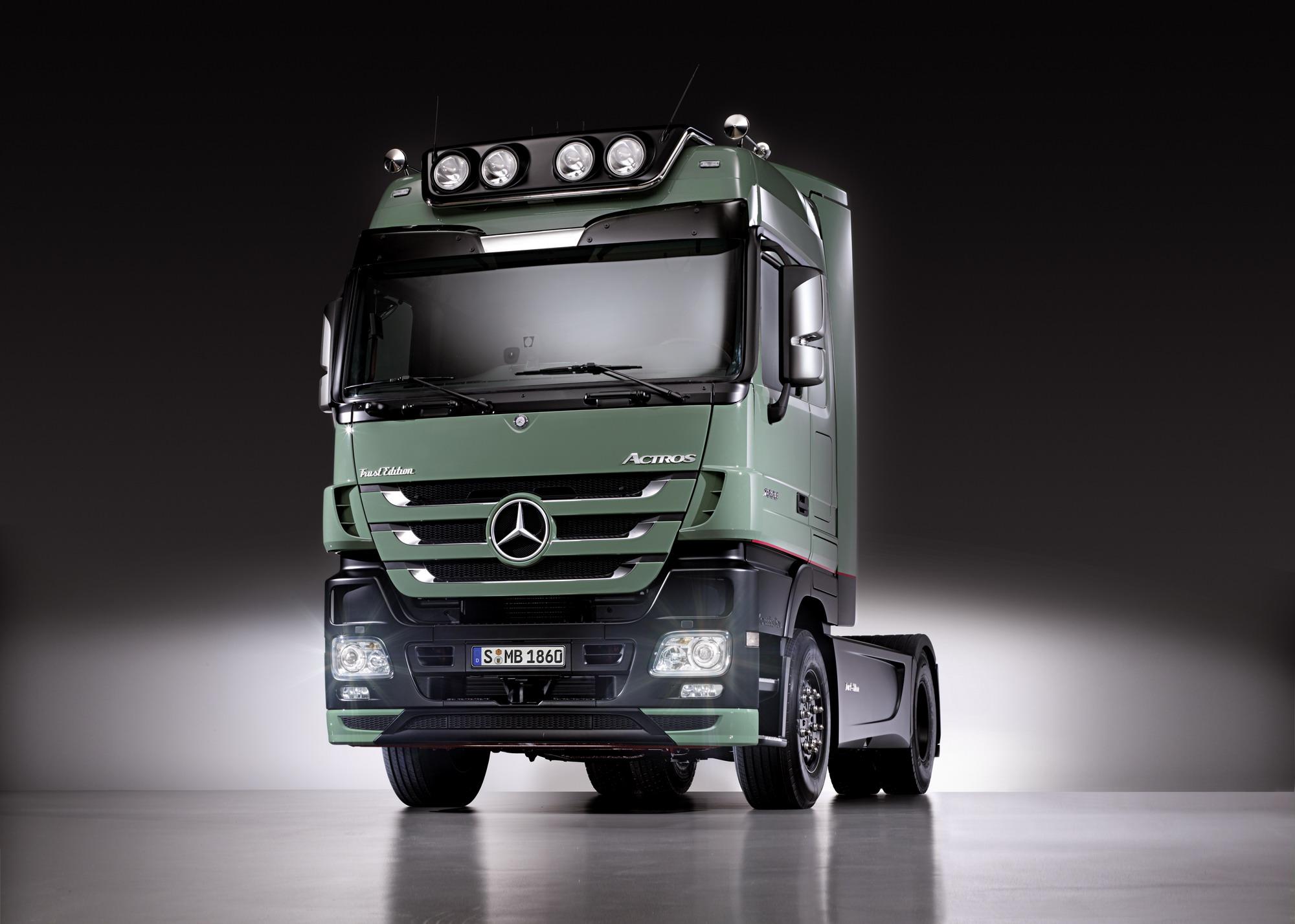 2000x1428 Mercedes Actros Picture, Photo, Wallpaper